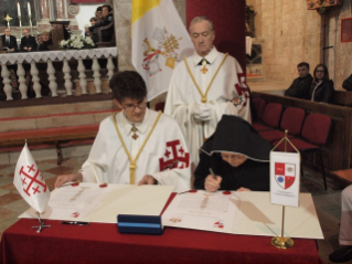 Les chevaliers croates gardiens d'honneur de la relique de la Sainte Épine de Pag Les chevaliers croates gardiens d'honneur de la relique de la Sainte Épine de Pag