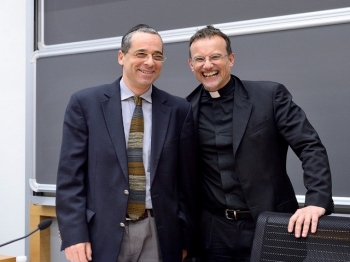 Rabbi David Meyer und Jesuit Pater Philipp Gabriel Renczes