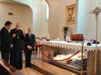 Msgr. Caputo und Visconti di Modrone